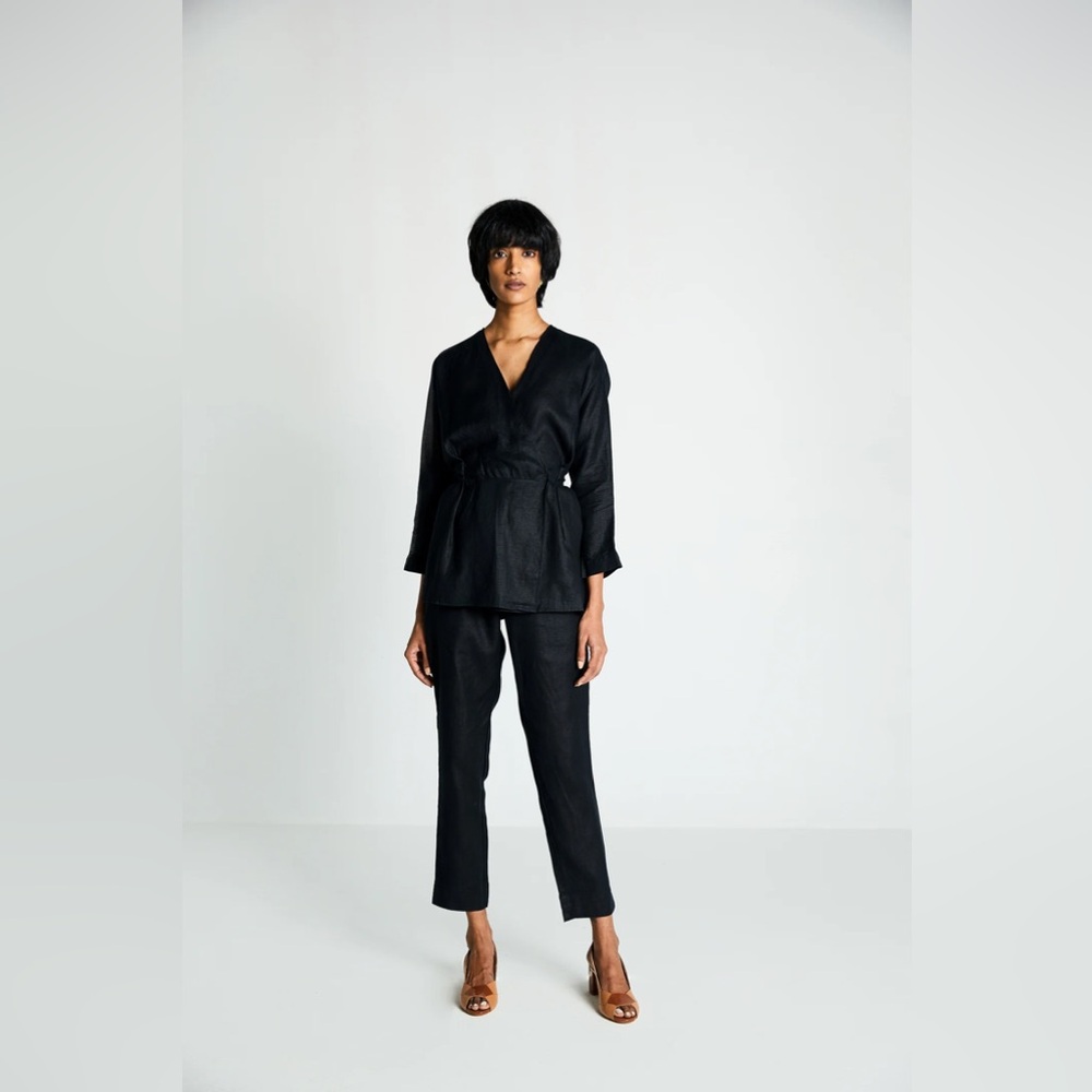 NWT Reistor Power Moves Shirt in Black